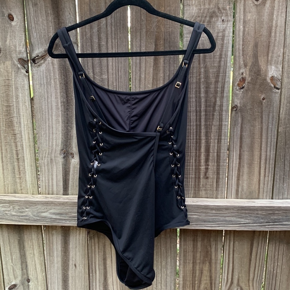 La Blanca one piece swimsuit, tummy control, plus size, size 22W - Picture 4 of 6